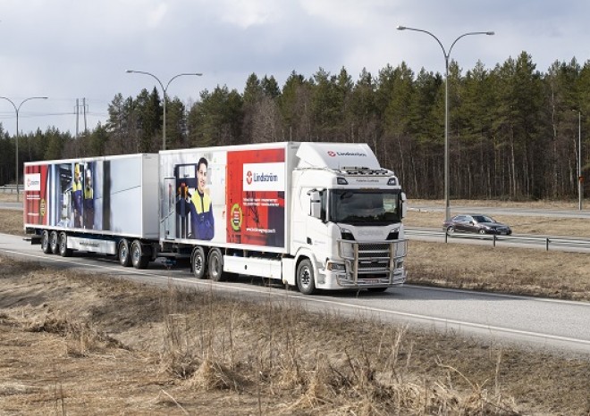 ​Ve Finsku jezdí jednatřicetimetrová souprava na zkapalněný plyn