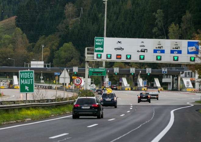 Dálniční poplatky zdražily v Rakousku a Maďarsku, jinde zůstaly