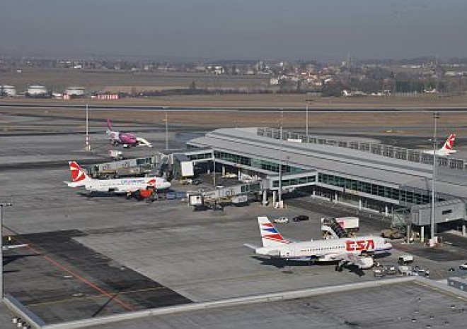 Letiště loni při nižších tržbách zvýšilo zisk