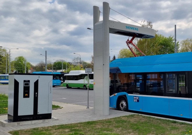 Nové ostravské elektrobusy dobíjí Siemens