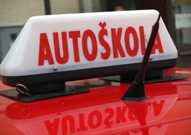 Ministerstvo dopravy bojuje proti podvádění v autoškolách