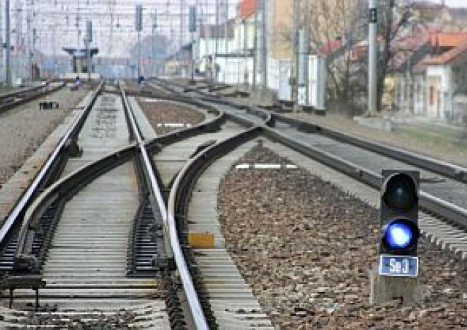 Komisař EU chce oddělit provoz na železnici od infrastruktury