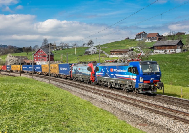 Dvacet nových lokomotiv Vectron s funkcí XLoad pomůže zefektivnit obsluhu alpského regionu