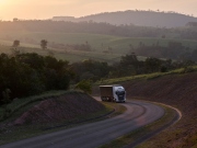 Scania představuje vylepšený tempomat s aktivní predikcí, ušetří až 2 % paliva