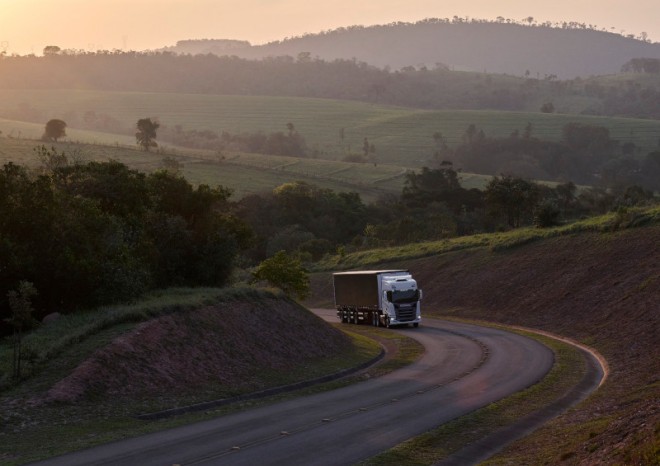 Scania představuje vylepšený tempomat s aktivní predikcí, ušetří až 2 % paliva