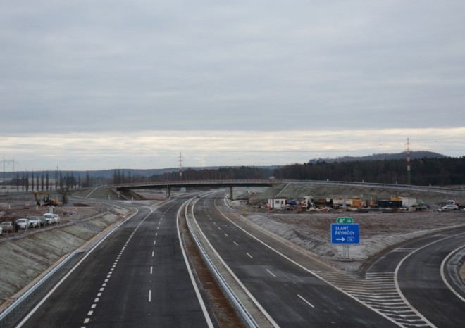 Ředitelství silnic a dálnic uvedlo do provozu obchvat Lubence na dálnici D6