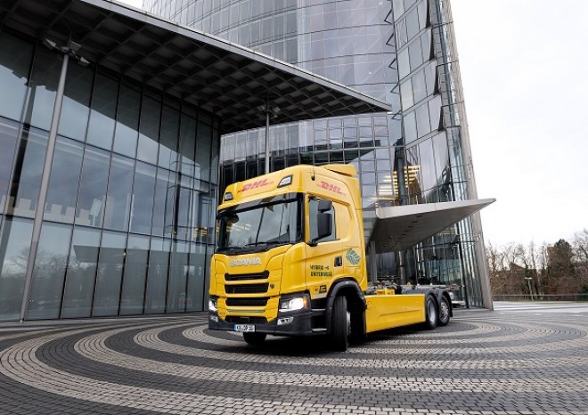 ​Scania a DHL testují elektrický nákladní automobil s palivovým prodlužovačem dojezdu