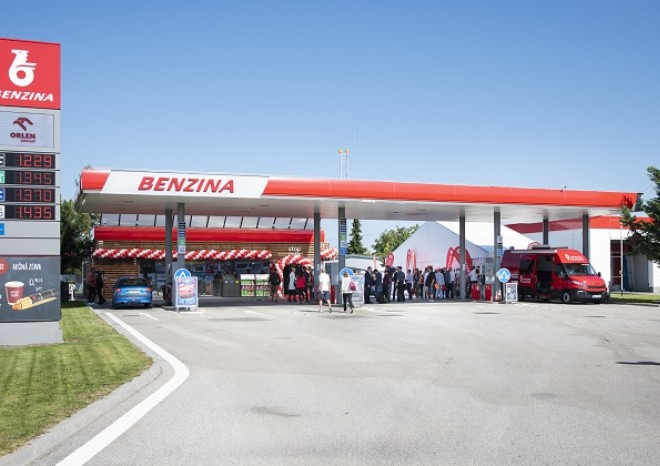 Benzina může převzít sedm čerpacích stanic na západním Slovensku