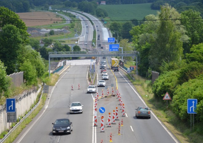 Provoz na D48 u Bělotína zkomplikuje oprava levého jízdního pásu