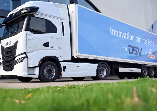 ​IVECO, Plus, dm-drogerie markt a DSV zahájí pilotní projekt automatizované nákladní dopravy v Německu