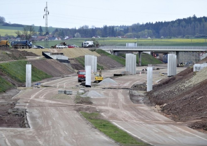 Stavba dálnic je podle NKÚ pomalá, dokončit síť do roku 2050 nelze