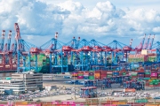 Hamburský přístav začal rok pozitivně