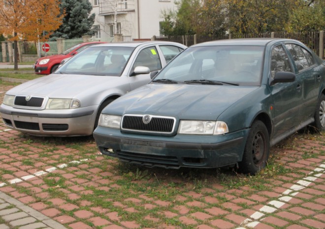 Z ulic Prahy 10 letos zmizelo zhruba 500 autovraků