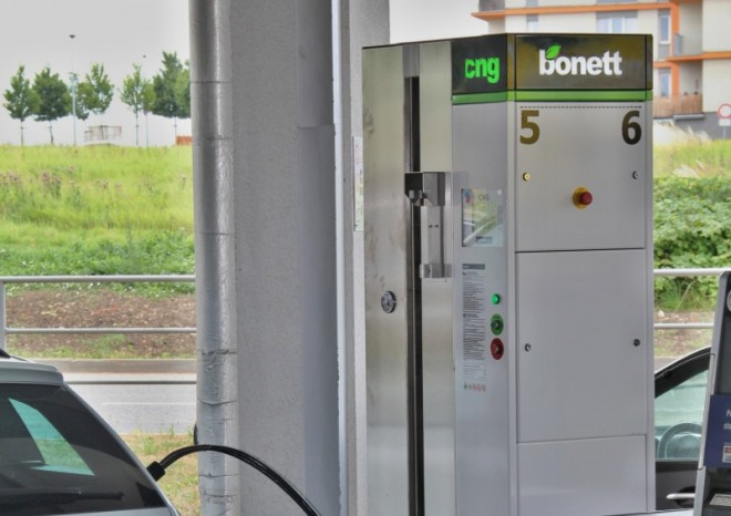 ​U hypermarketu MAKRO ve Stodůlkách je plnicí stanice na CNG