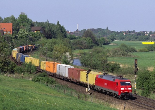 Železniční svazy odmítají mezinárodní provoz „gigalinerů“