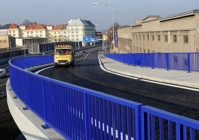 ŘSD: Vjezd aut těžších než 3,6 tuny je pro most v Ostravě riziko