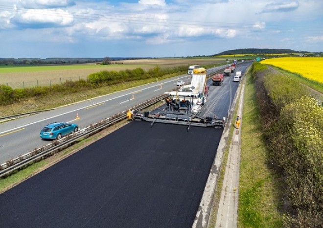 ​ŘSD loni opravilo ve středních Čechách opravilo na 54 km dálnic a silnic I. třídy