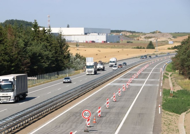 ​Na dálnici D1 se otevřel již sedmý zmodernizovaný úsek mezi Velkou Bíteší a Devíti kříži