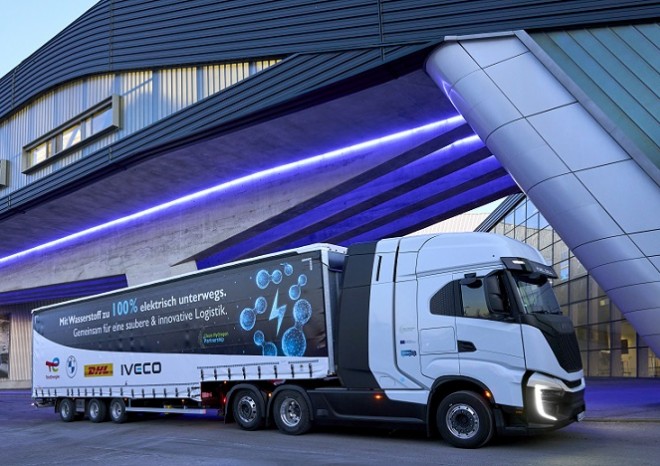 ​IVECO dodalo BMW dva nákladní vozy S-eWay na vodíkový pohon