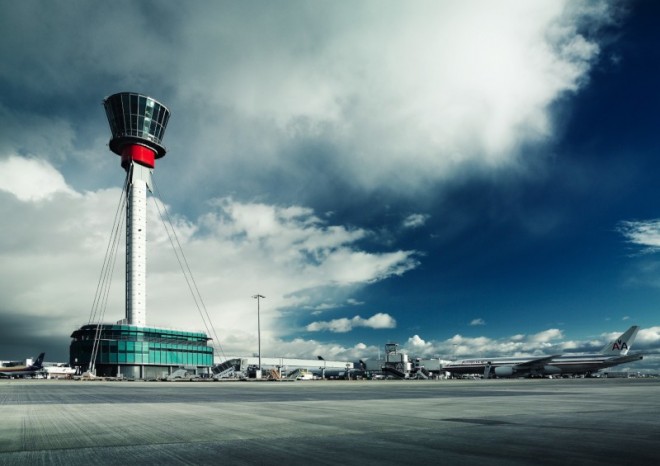 ​Letiště Heathrow vyzvalo aerolinky, ať zastaví prodej letenek na léto