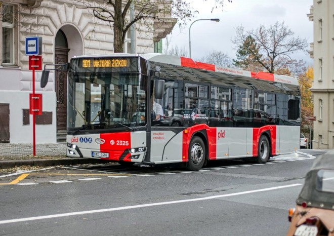 Zavedení všech autobusových zastávek v PID na znamení se obešlo bez problémů