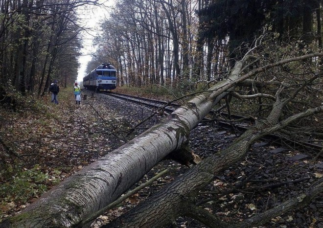 ​Vichřice způsobila na železnici škody za 10,8 milionu korun