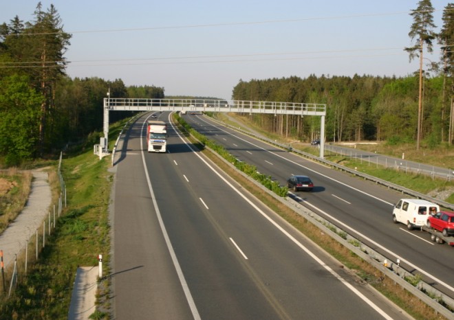 Tendr na mýtné nabírá další zpoždění, úřad uznal námitku Cetagu