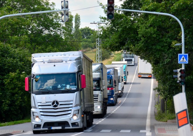 Vláda od ledna zvýší mýtné pro nákladní auta, navýšení bude do pěti procent