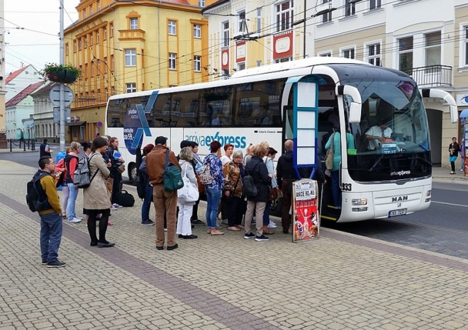 „Pokud jízdné ve vlacích zadarmo, tak i v autobusech“