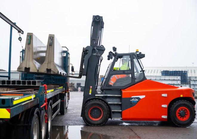 ​Linde Material Handling představuje řadu elektrických vozíků s nosností až 18 tun