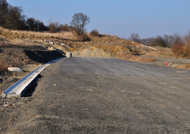 Na dálnici D8 končí první etapa sanace sesutého svahu