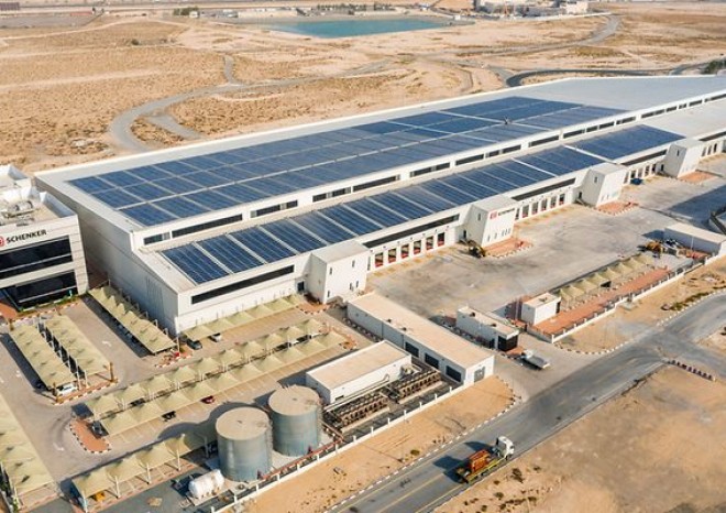 ​DB Schenker otevřel v Dubaji logistické centrum na solární energii