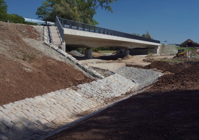 Obchvat Slaného byl uveden do provozu o dva měsíce dříve