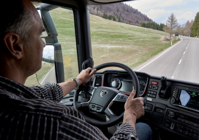 Scania a Asociace autoškol ČR zahajují sérii akcí Scania Profiškola