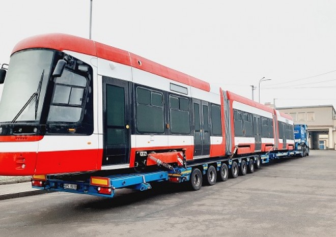 Do Brna dorazila druhá obousměrná tramvaj, do ulic vyjede už na konci měsíce