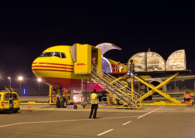 DHL Express zvyšuje leteckou kapacitu a posiluje pozemní přepravu