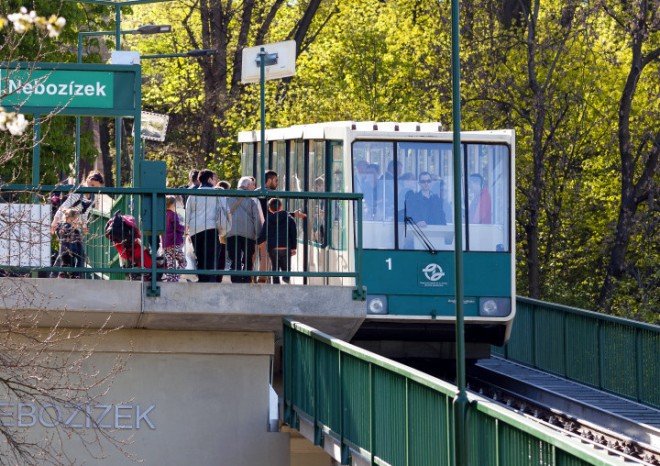 Lanovka na Petřín je kvůli revizi mimo provoz, znovu se rozjede 23. října