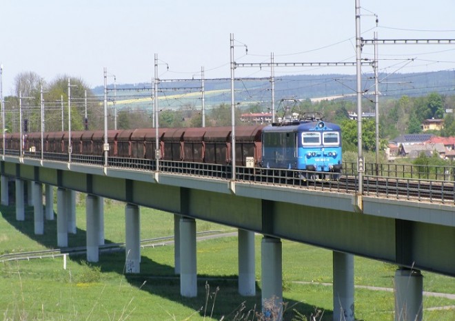 Nákladní železniční doprava za pololetí meziročně klesla o devět procent