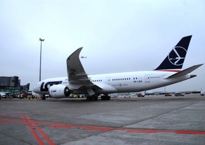 První evropský dreamliner poletí nejprve do Prahy