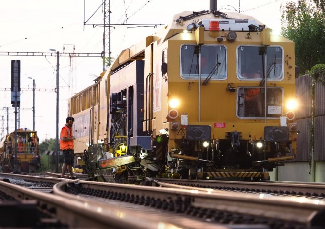 U Berouna bude Swietelsky Rail CZ na kolejích pracovat pouze v noci