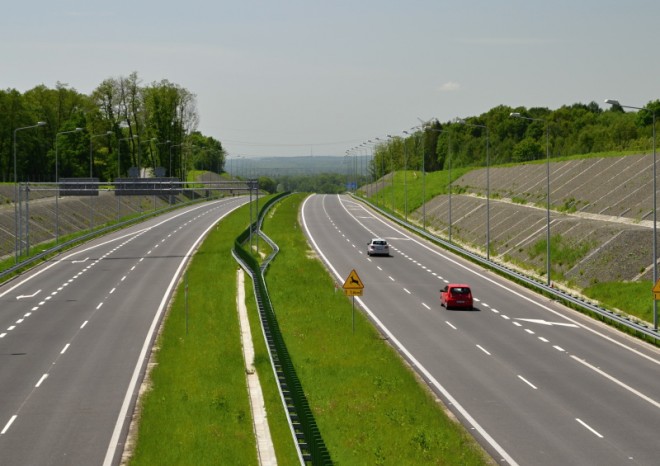 Stát díky zrušení rychlostních silnic přijde o miliony