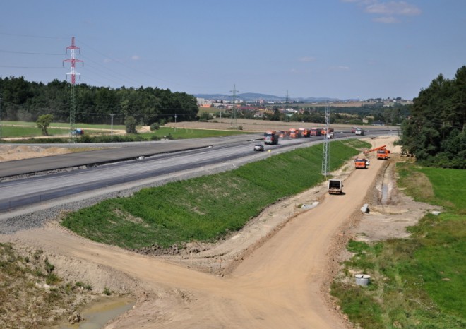 Ministr dopravy Ťok chce více peněz na výstavbu komunikací