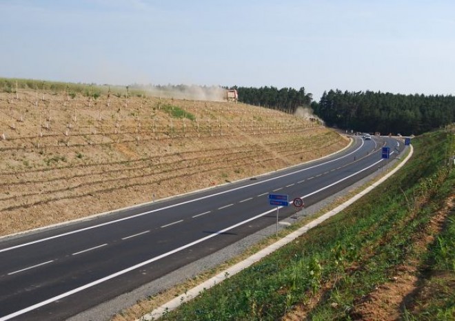 Na přetížené silnici Plzeň-Most vzniknou dva obchvaty