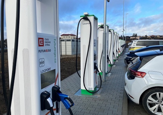 ​ČEZ loni zprovoznil rekordních 182 dobíjecích stanic pro elektromobily