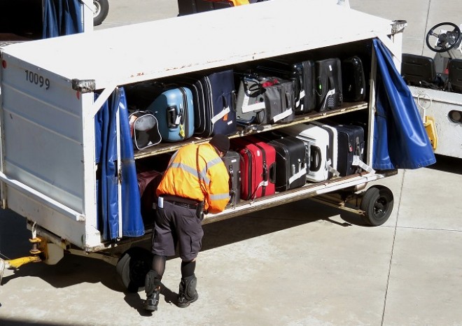 ​V leteckém provozu se loni ztratilo nebo poničilo přes 36 milionů zavazadel