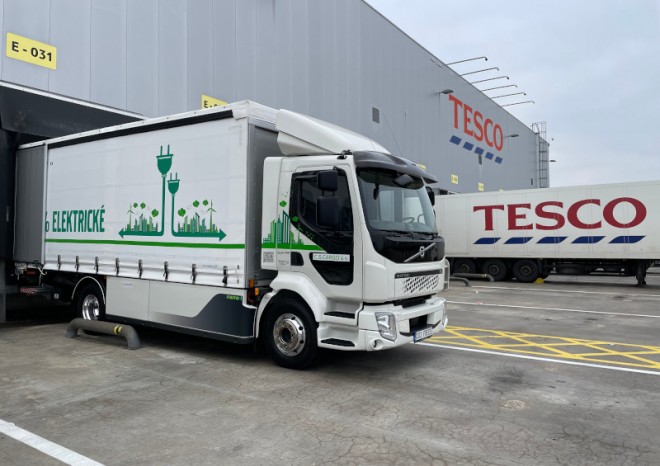 Skupina C.S.CARGO a TESCO testují první elektrické nákladní vozidlo v reálném provozu