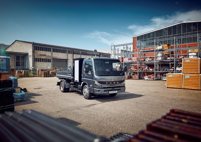 ​Značka nákladních vozů Daimler Truck FUSO představí na veletrhu bauma 2025 tři varianty vozu Canter