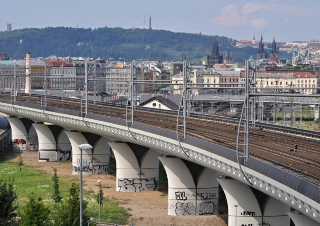 Na prvním koridoru začínají výluky, upraví provoz některých vlaků