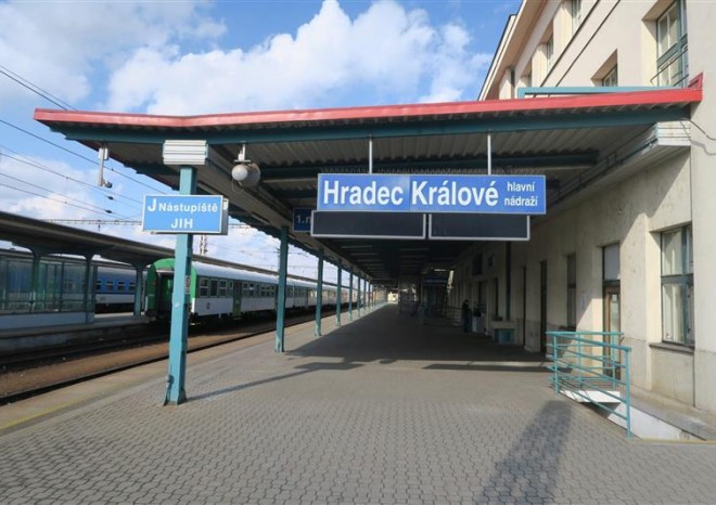 ​Na hlavní trati z Hradce Králové na Prahu bude od 1. června deset dní výluka
