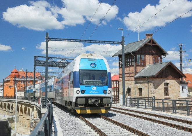 Správa železnic začala střežit vlastními silami Negrelliho viadukt